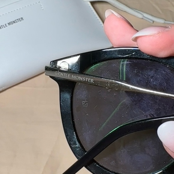 Gentle Monster Jack-hi Black Sunglasses - Picture 3 of 5